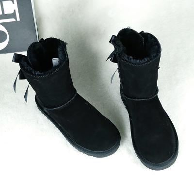 China Anti-slippery upper selling various sizes windproof thicken lady ankle snow boots winter fur boots for sale