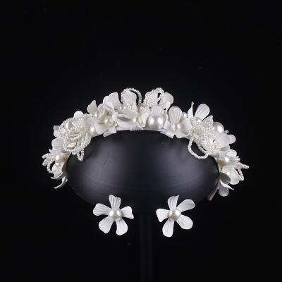 China Handmade crystal white bridal flower headband realistic bridal headband boho wedding beaded headband for sale