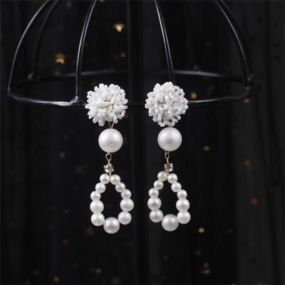 China Handmade Bridal Luxury Circle Dangle Earrings Wedding Accessories Long Earrings With Pearl Bridal Earrings for sale