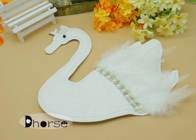 China El trabajo hecho a mano cose en los Appliques goteados el cisne blanco para la ropa con la pluma blanca en venta