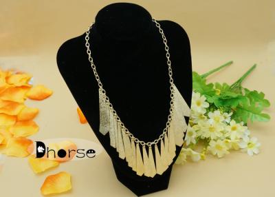 China Fashionable Gold Alloy Chunky Statement Handmade Beaded Necklaces For Women for sale