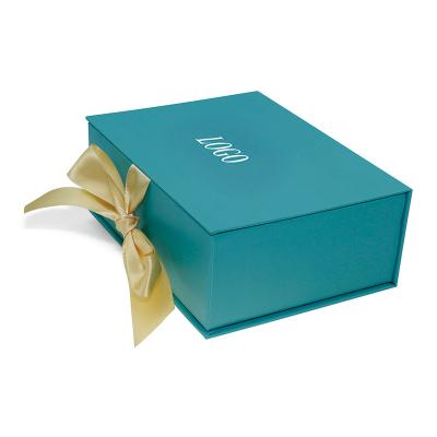 China Handmade High End Green Custom Printing Paper Gift Box With Ribbon Closure for sale