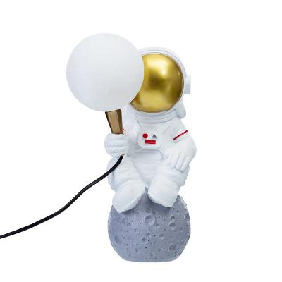 China China Resin Statue Astronaut Resin Crafts Decorative Ornament Statue Astronaut Night Light for sale