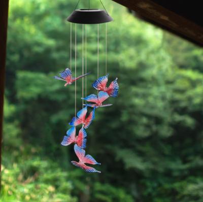 China Colorful Outdoor LANDSCAPE Solar Led Lights Hanging Solar Garden Ornament Butterfly Wind Chime Garden Light Butterfly Wind Chime Led Light for sale