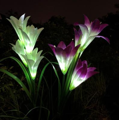 China Plastic Outdoor Solar Flower Lights Solar Garden Lights Color Changing Lily Flowers Waterproof Solar Garden Stake Light for Lawn Pathway for sale