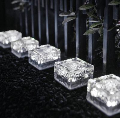 China Crystal Brick Stone Lamp Garden Light Solar Ice Cube Light Plastic Glass Brick LED Solar Yard Pathway Patio Pool for sale