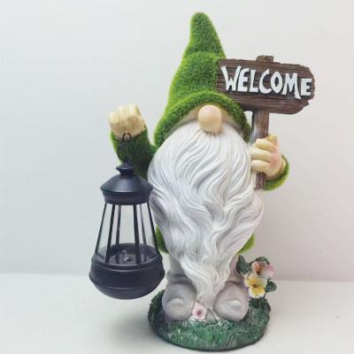 China Europe Assembled Large Outdoor Garden Gnome Statues Decor Turnout Lantern With Solar Lights Resin Garden Sculpture Statues With Home for sale