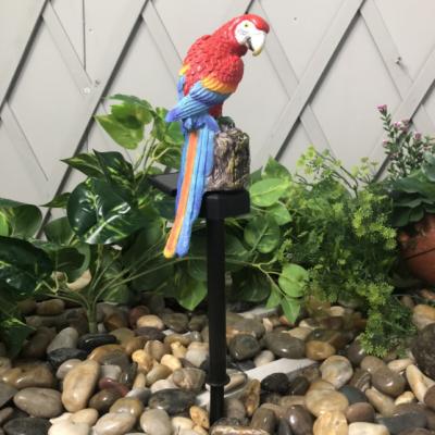 China Europe Resin Parrot Figurine Garden Ornament Stake Solar Cute Decoration Light Waterproof Resin Animal Lawn LED Lights for sale