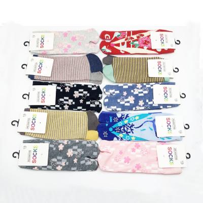 China Antibacterial Japanese Cotton Jacquard Two Toe Tabi Socks for sale