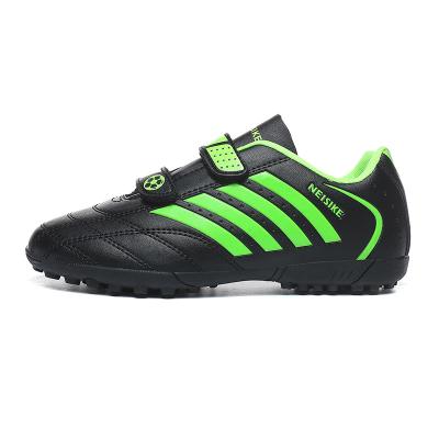 China 2022 New Style High Quality Student Indoor Soccer Shoes Anti-slippery With Breathable Wholesale Football Shoe For Kids for sale