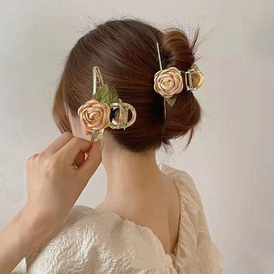 China Fashion Large Temperament Flower Elegant Artificial Hook Clip Female Hair Clip Party Accessories For Women Girls Hair Claw Clip for sale