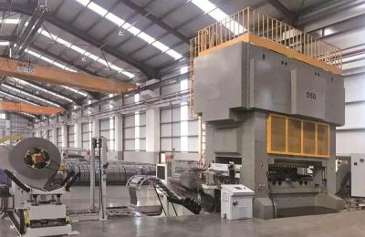 China 300 Ton 100 Rechte Kant Twee Duiker J76-315 van Ton Automatic Punch Press Machine Te koop