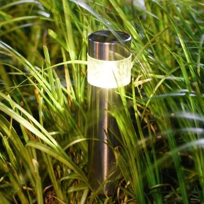 China Solar Outdoor Lawn Yard Garden Stick Stainless Steel Led Light for sale