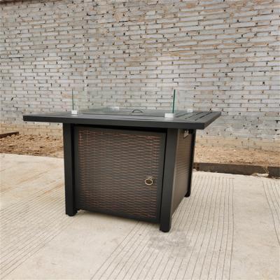 Cina Rattan Metal Propane Gas Fire Pit Table Fire Pit Table Garten Set Rattan Garden Furniture With Fire Pit in vendita