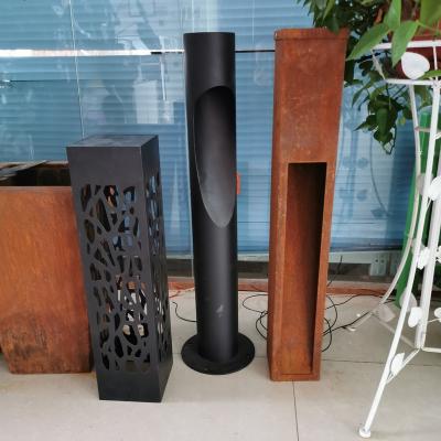 中国 Outdoor Laser Cutting Solar Bollard Light Patterned Metal Garden Yard Light Led Solar 販売のため