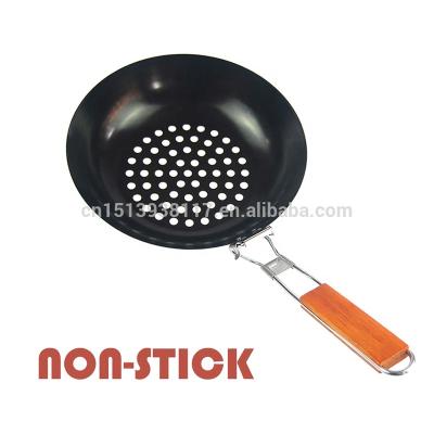 China Easily Cleaned BBQ Grilling Basket Non Stick Roasting Grill Topper with Bent Wooden Handle Grilling Pan for sale