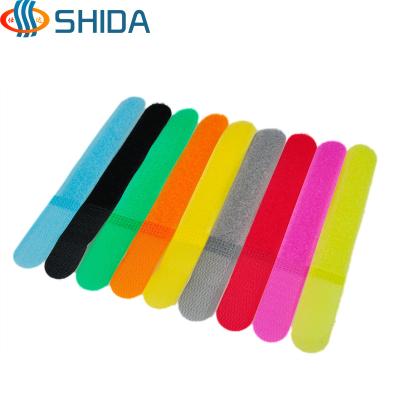 China Containment Cables 300mm New Nylon Pe Plastic Ultra Thin Hook And Loop Cable Twist Tie for sale