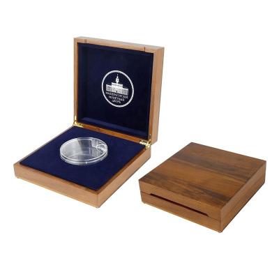 China Luxury 100% Solid High-end Handmade Walnut New Arrival Gold Display Coin Case Boxes for sale