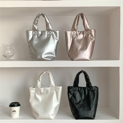 China Fashion New Fashion Korean Handbag The Bright Outdoor Commuter Bag Soft Large Capacity PU Bucket Bag for sale