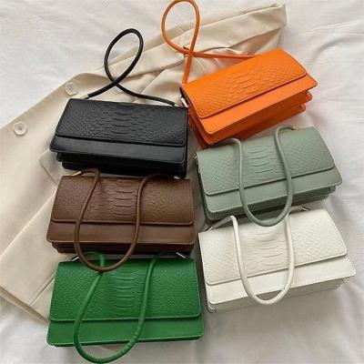 China Hot Sale 2023 Lady Women's Small Square Chain Handbags Messenger Purses Fashion Strap Handbags For Ladies for sale