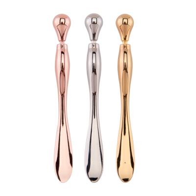 China Mini Metal Facial Cosmetic Spatula Anti-Puffiness Makeup Spoon Spatula Zinc Alloy Cosmetic for sale