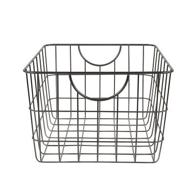 China Laundry Storage Bin Basket Food Organizer Decorative Metal Wire Sustainable Storage Basket for sale