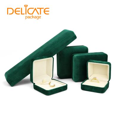 China Recyclable And Long Color Keeping Luxury Travel Green Ring Earring Set Velvet Jewelry Box Packaging Organizer With Logo Custom Necklace for sale