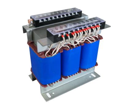 China Electronic 2KVA 40KVA 220v to 380v step up three phase variable auto-transformer for sale