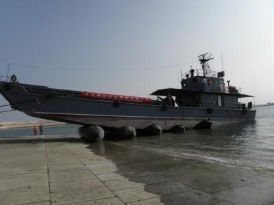 China Lanzamiento inflable de elevación vulcanizado del muelle del salvamento ISO14409 de los sacos hinchables del barco en venta