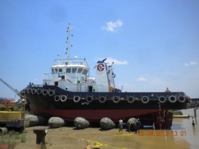 Chine L'accouplement de lancement d'airbags de péniche de bateau gonflent le caoutchouc de expédition de levage à vendre