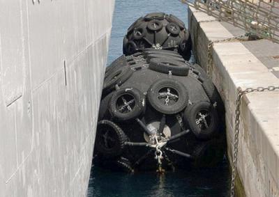 Cina Cuscino ammortizzatore Marine Pneumatic Yokohama Rubber Fender di Tiro degli aerei di protezione del molo in vendita