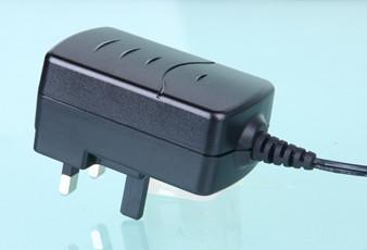 China 7V 4A / 30W Power Adapter 100 - 240 AC Input 8 2* 49 * 58mm Dimension for sale