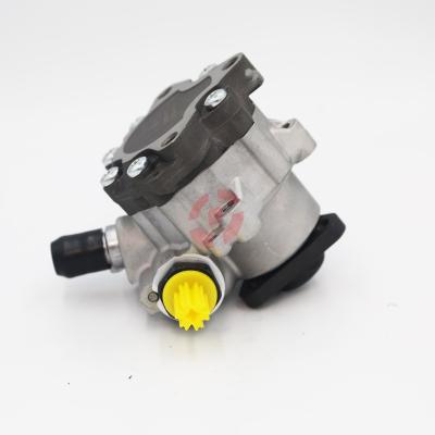 China Hydraulic Power Steering Pump Auto Power Steering Pump For Volvo OE QVB000110 for sale