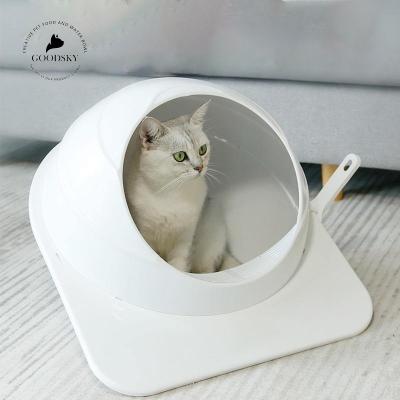 China GOODSKY Pet Stored Cat Litter Box Big Fully Enclosed Anti Deodorant Cat Toilet Two-Way With Lid Cat Litter Box for sale