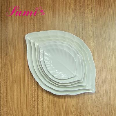 China Viable Wholesale Good Quality White Porcelain Cute Leaf Shaped Dinner Dish Set for sale