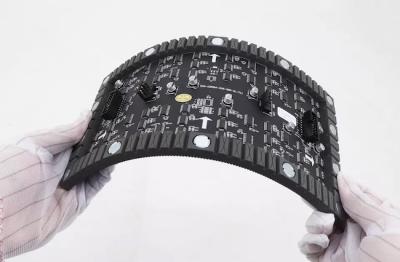 China Hoge resolutie P2mm zachte gebogen winkelcentrum cilinder Flexible Led Display Screen Te koop