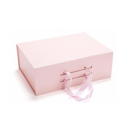 China Mother's Day Recyclable Custom Packing Luxury Magnetic Closure Apparel Packing Box for sale