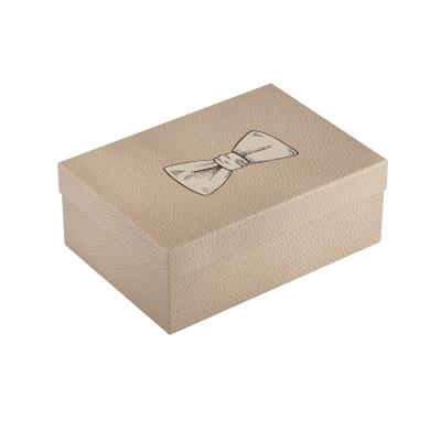 China Handmade Wholesale Custom Logo Specialty Paper White Bow On Top Logo Printing Gift Box Packaging for sale