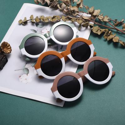 China Around the new design 2022 retro around the view two color sunglasses vintage fashionable sunglasses luxury shades for sale