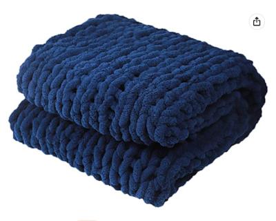 China Anti-static Custom Color Polyester Throw Super Comfortable Chenille Hand Knitted Blanket For Sofa for sale