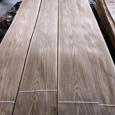 China Warm verkrijgbaar AA Mountain/Straight Grain Walnut Wood Veneers Walnut Veneer Sheets Natural Veneer Wood Black Walnut Sheet Te koop