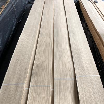 Cina Ingrosso AA Legno di quercia bianco naturale Veneer 0,45 mm Veneers di quercia Legno fogli Legno veneer foglio naturale in vendita