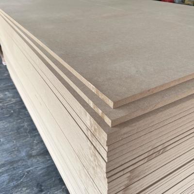 中国 家具の耐久の滑らかな表面のためのカビ防止 MDF の木板 販売のため