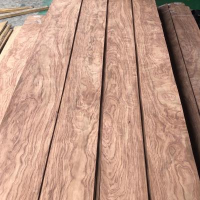 China Natürliche Bubinga-Holz-Fenirier-Möbel AA-Qualität Sperrholz 0,45 mm zu verkaufen