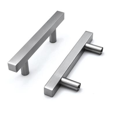 China Easy Installation Furniture Hardware For Kitchen Cabinets Door Pull Handle Silver Hardware OEM Customized Build Style for sale