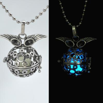 China Luminous Pendant Necklace Copper Ball Pendant Glow in the Dark Glowstone Necklace Copper Necklace Pendant for sale