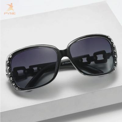 China Fashion sunglasses fashion shade lenses 2021 ladies black rhinestone sunglasses custom logo for sale