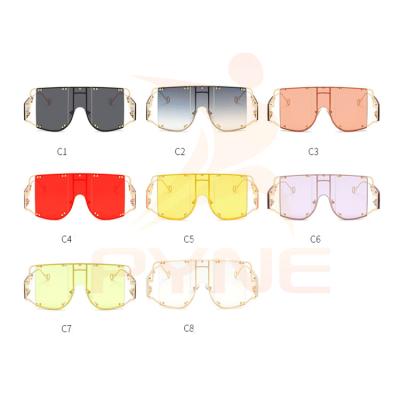 China Fashion designer Famous Luxury Women punk sunglasses 2021 newest oversized sunglasses for sale