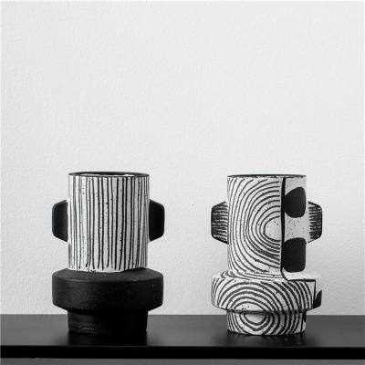 China Home decor accessories mini small nordic ornament black ceramic vase modern home wedding decoration ceramic flower vases for sale