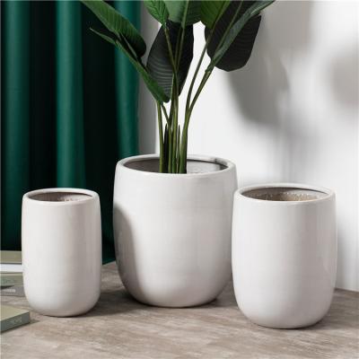 China Hoog - van het de tuindecor van het kwaliteits de elegante huis van de de vloerinstallatie witte planter van de potten goedkope openlucht binnen ceramische potten Te koop